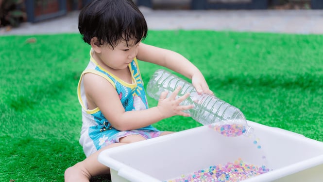How to Make Sensory Bottles 